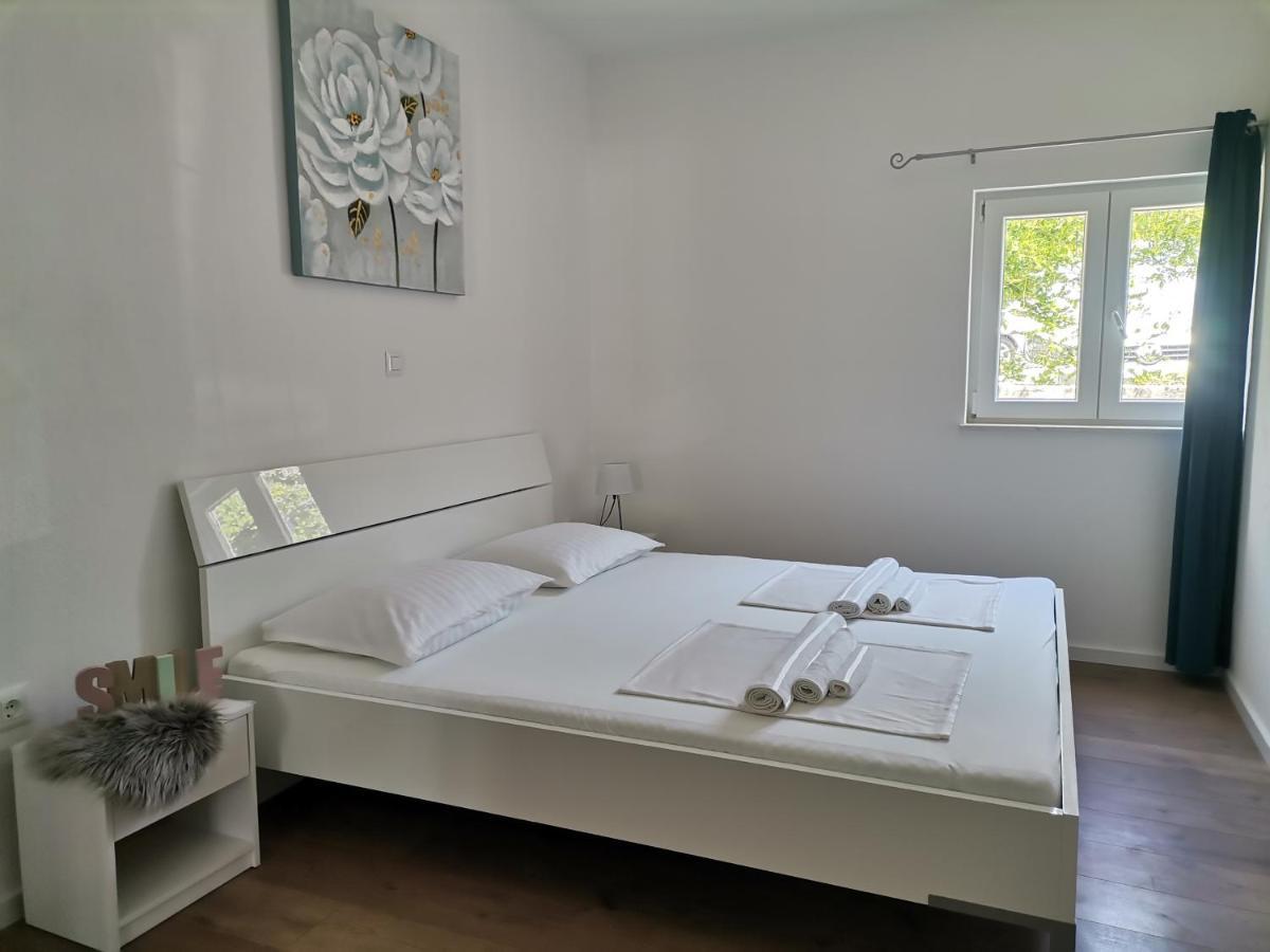 Apartmani Radic Primošten Екстериор снимка